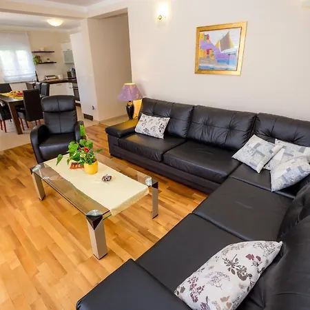 Διαμέρισμα Poolincluded - Private Pool Villa Apartment Vigo *